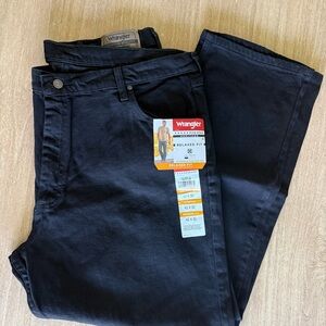 Wrangler Men's Big Relaxed Fit Jeans with Flex Black Denim 42X30 NEW!